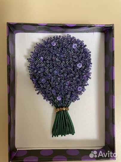 Брошь ручной работы из бисера