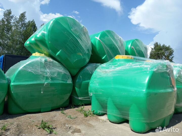 Бочки прочные пластиковые 2000 литров