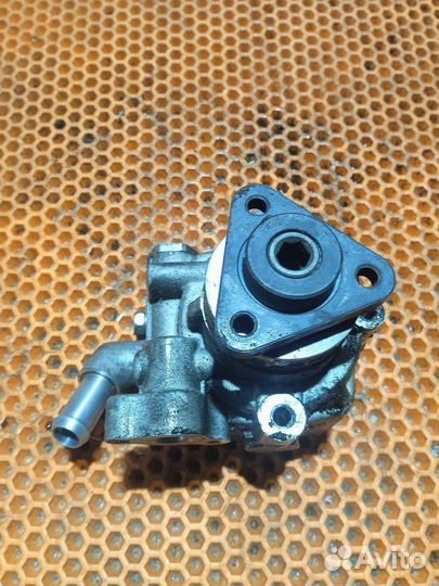 Насос гур Volkswagen Caravelle
