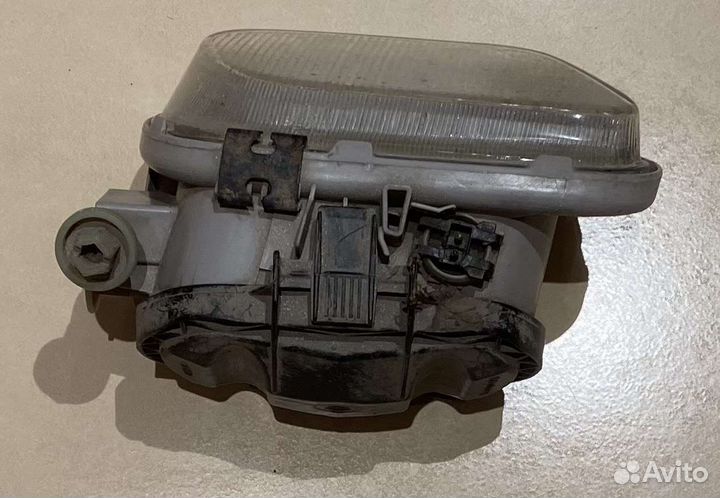 Противотуманная фара А2108200256