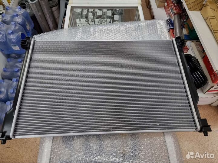 Радиатор охлаждения Toyota Camry 70