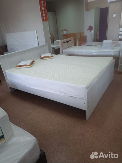 Кровать двуспальная 160 х 200