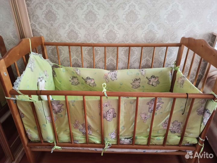 Детская кроватка