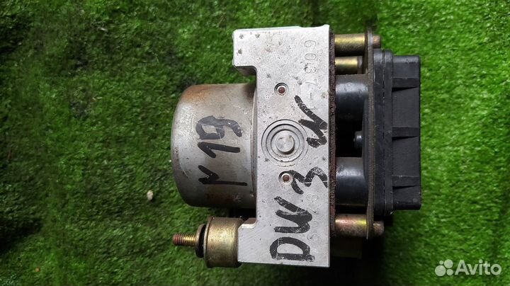 Блок ABS Mazda Demio DW3WF-202525 B3 1999