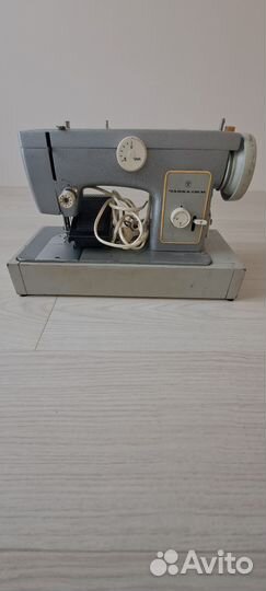 Швейная машина Чайка 132м