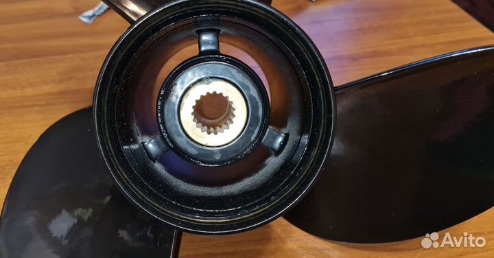 Винт правого вращения volvo SX (3X15 1/4X23)