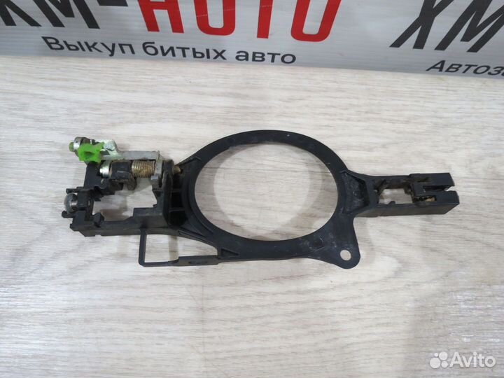 Кронштейн ручки Mitsubishi Outlander XL