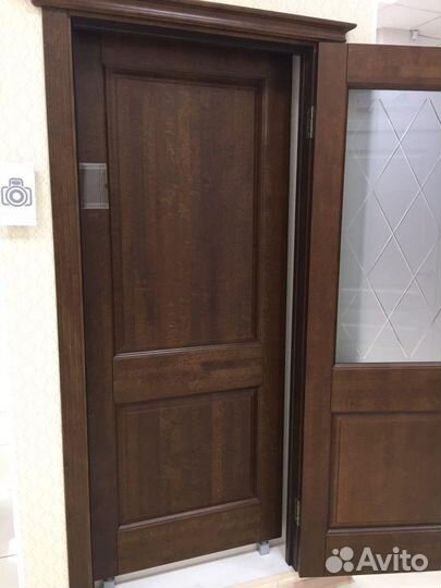 Двери межкомнатные из массива