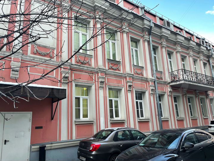 Презентабельный особняк класса В+, 1570 м²