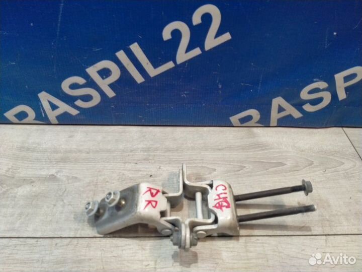 Петля двери задняя правая Toyota Chaser GX100 1GFE