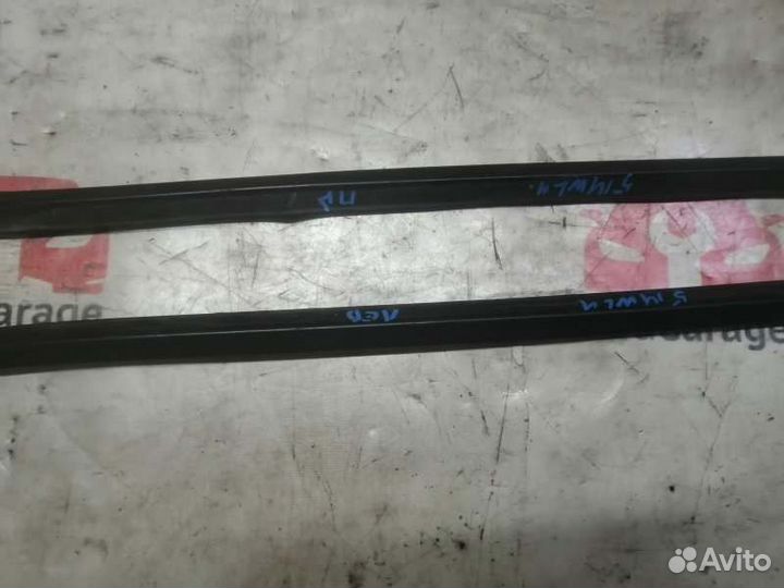 Молдинг лобового стекла передний Opel Frontera 5
