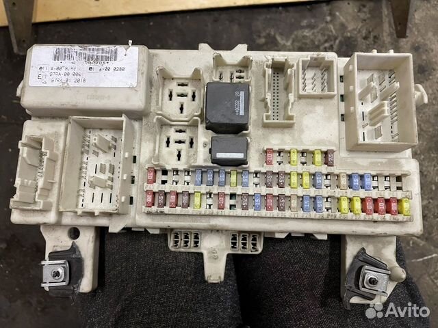 Блок предохранителей Ford Focus 2 2005-2008