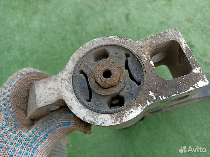 Рычаг передний левый Volkswagen Jetta седан 1.6