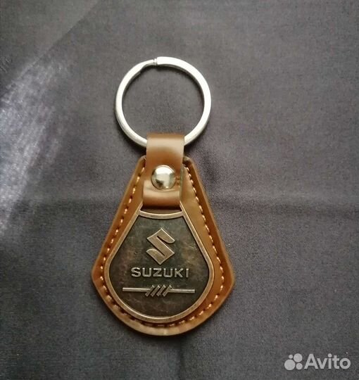Брелок suzuki