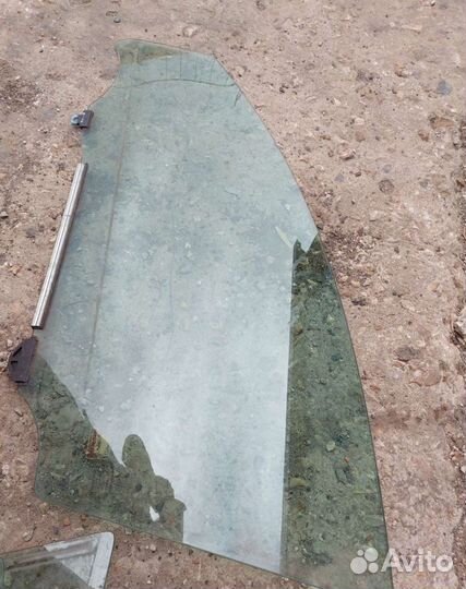 Стекло двери Lexus gs 300