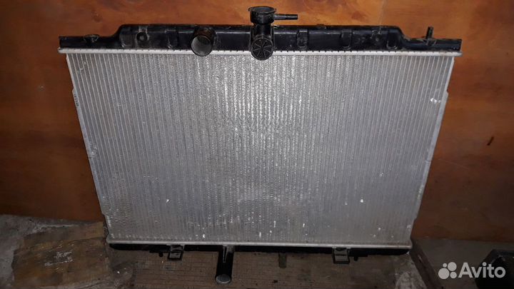 Радиатор двс на Nissan X-Trail T31