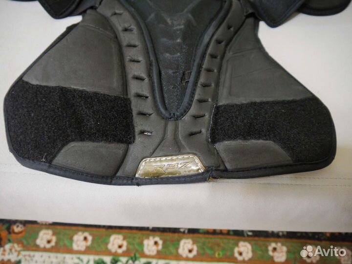 Нагрудник хоккейный ccm sr, бу