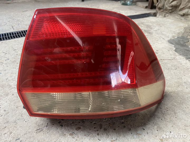 Фонарь правый задний