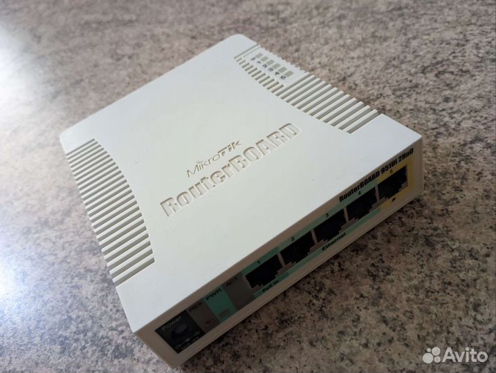 Маршрутизатор mikrotikrb951Ui-2HnD