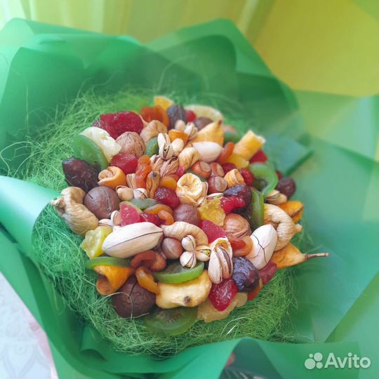 Букет из орехов и сухофруктов, боксы с орехами