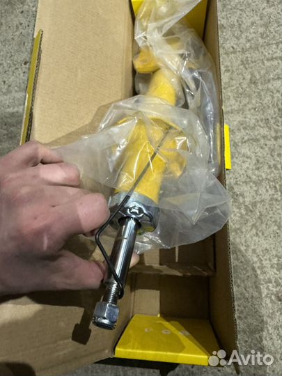 Стойка амортизаторная SU-1063