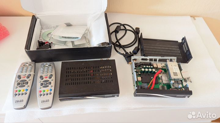 Спутниковый ресивер Dreambox dm800hd 2 штуки