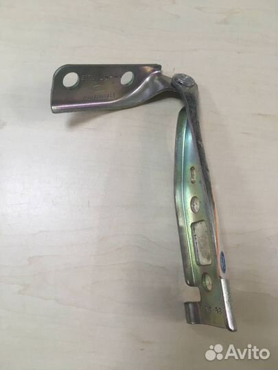 Петля капота ford 1324621