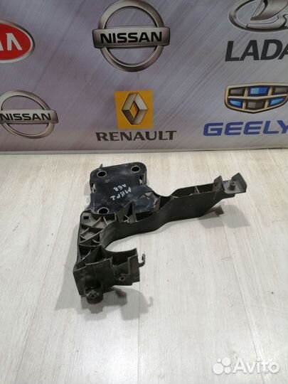 Кронштейн крепление фары Renault megane 2 Лев