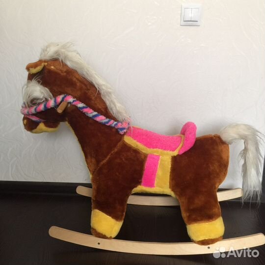 Лошадь качалка