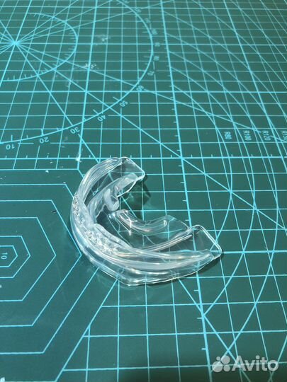 Капа для выравнивания зубов с контейнером