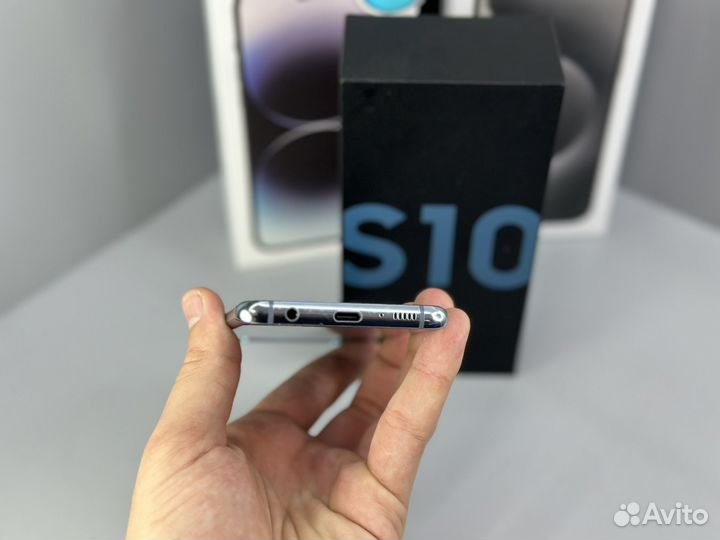 Samsung Galaxy S10, 8/128 ГБ