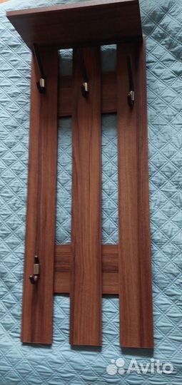 Вешалка с полкой