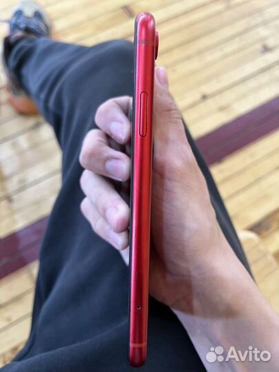 Телефон iPhone XR