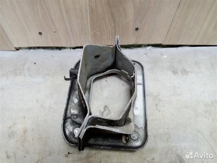 Кронштейн усилителя переднего бампера правый от F