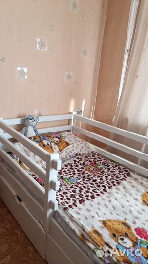 Детская кровать от 2 лет с бортиками