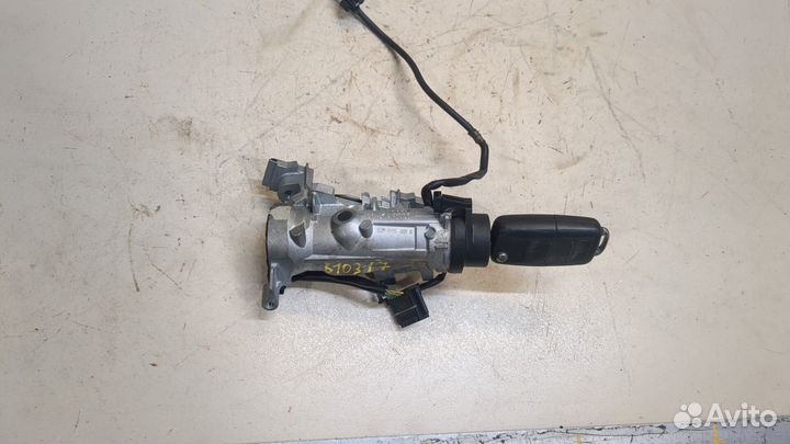 Замок зажигания Volkswagen Touran, 2004