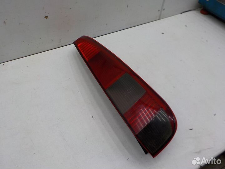 Фонарь задний правый Ford Fiesta 2001-2007