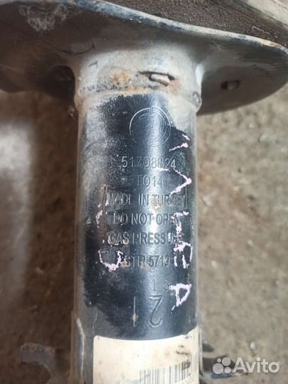 Амортизатор передний левый правый Fiat Albea 1,4