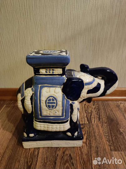 Подставка интерьерная 