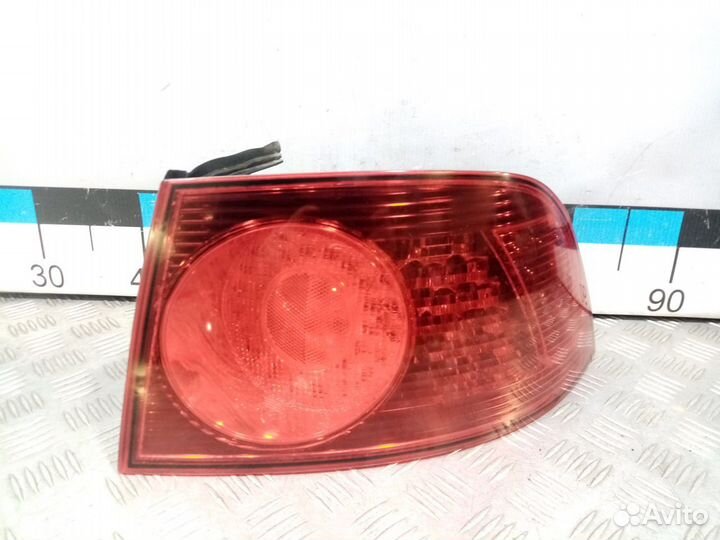 Б/У Фонарь задний наружный правый#001