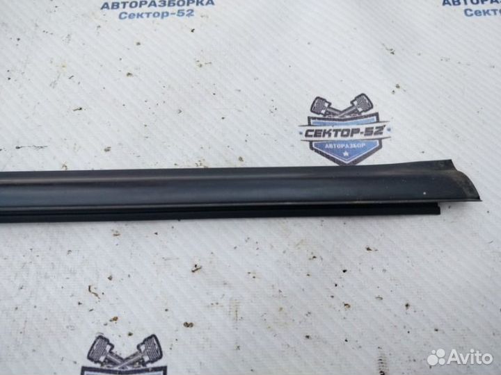 Уплотнитель стекла двери передний Hyundai Tucson 1