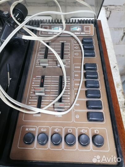 Проигрыватель винила арктур 004