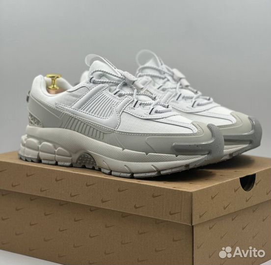 Nike Vomero 5 Roam Белые