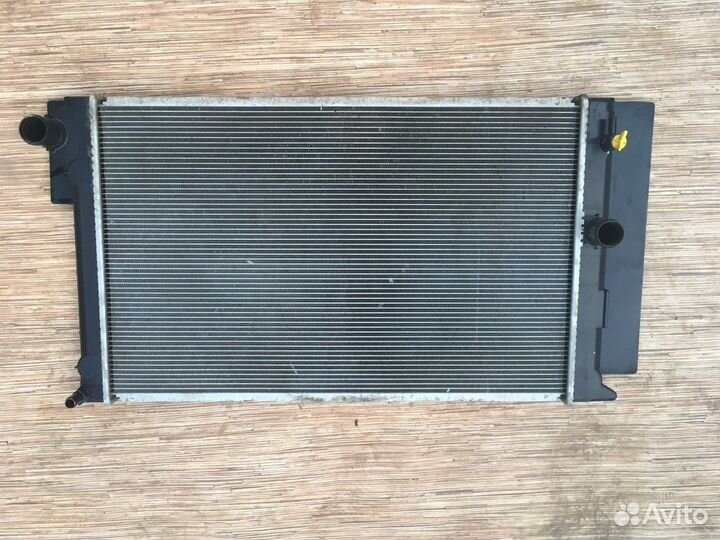 Радиатор охлаждения двигателя