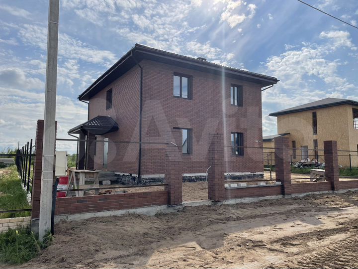 Коттедж 172,6 м² на участке 10 сот.