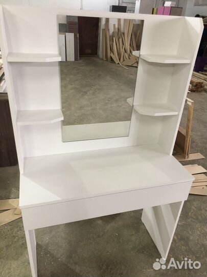 Туалетный столик