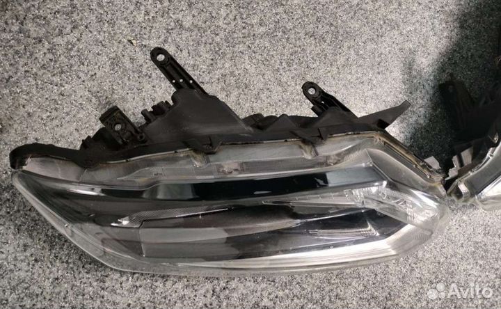 Nissan X-Trail T 32 Фары передние галоген