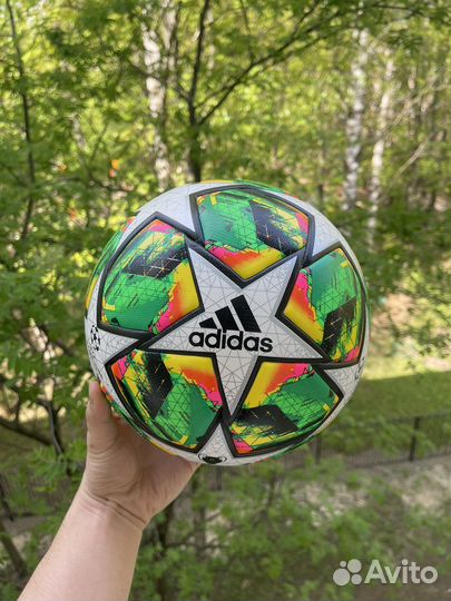 Футбольный мяч adidas лига чемпионов