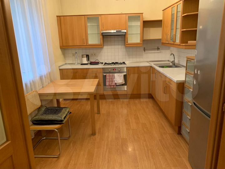 3-к. квартира, 90 м², 3/6 эт.