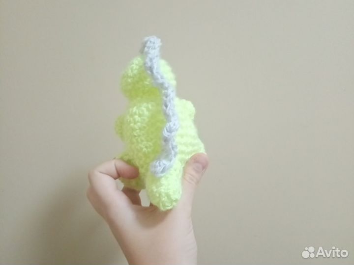 Вязаная игрушка динизаврик